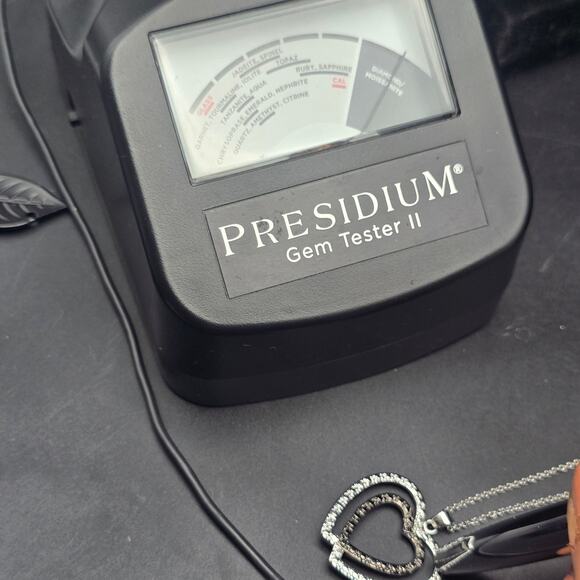 Black Silver Tone Diamond Chip Heart Necklace Pendant - Picture 8 of 10